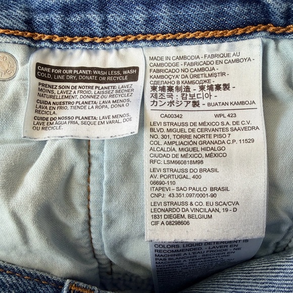 LEVI'S 501 CUTOFF DISTRESSED DENIM 100% COTTON SHORTS, WOMEN’S SIZE 31 5” INSEAM - Picture 10 of 12